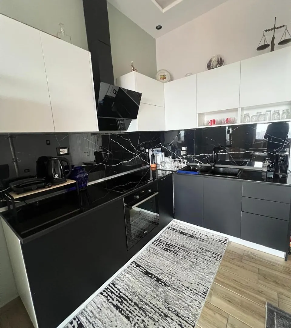 Four L'S Apartment Arape-Rashbulli 0*,